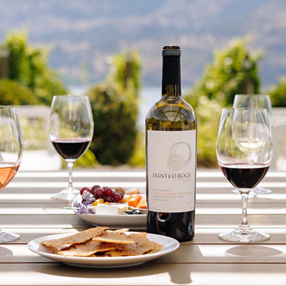 NatalieMacLean's tweet photo. 🌞 Which 4 wines are cooling down the hottest patios right now❓

https://t.co/5POWdIbD3p

🍸 Always great to raise a glass, or three, with @liemvu

🍷 Have you tried any of these wines❓

@winemakers_cut @vinelandestates @hiddenbench @paintedrockwine @markanthonywine @liffordwine @uncorkthesun @BCWine @BCWAS @ONCraftWineries @WineCountryOnt @grapegrowersont @OntarioTravel

#natdecants #WinemakersCUT #theoperaroom #VinelandEstatesWinery #NiagaraWinery #summerwines #winelover #winetasting #roséallday #canadianwine #alcoholfreewine #winepairing #backyardbbq #poolsidevibes #celebratethesummer #foodandwine #winetime #localwines #bcorchard #vinesandvibes