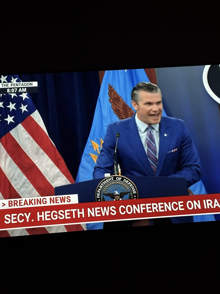 This is a fucking train wreck 😳