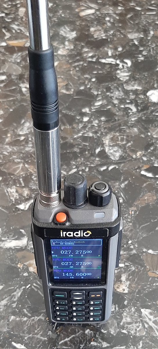 Tremendo cacharrico para escuchar. Ya activaron ssb en rx en el receptor principal. Si algún día consiguen ssb en tx y am mas bajar en -10db mas los armónicos de hf será insuperable para portable.