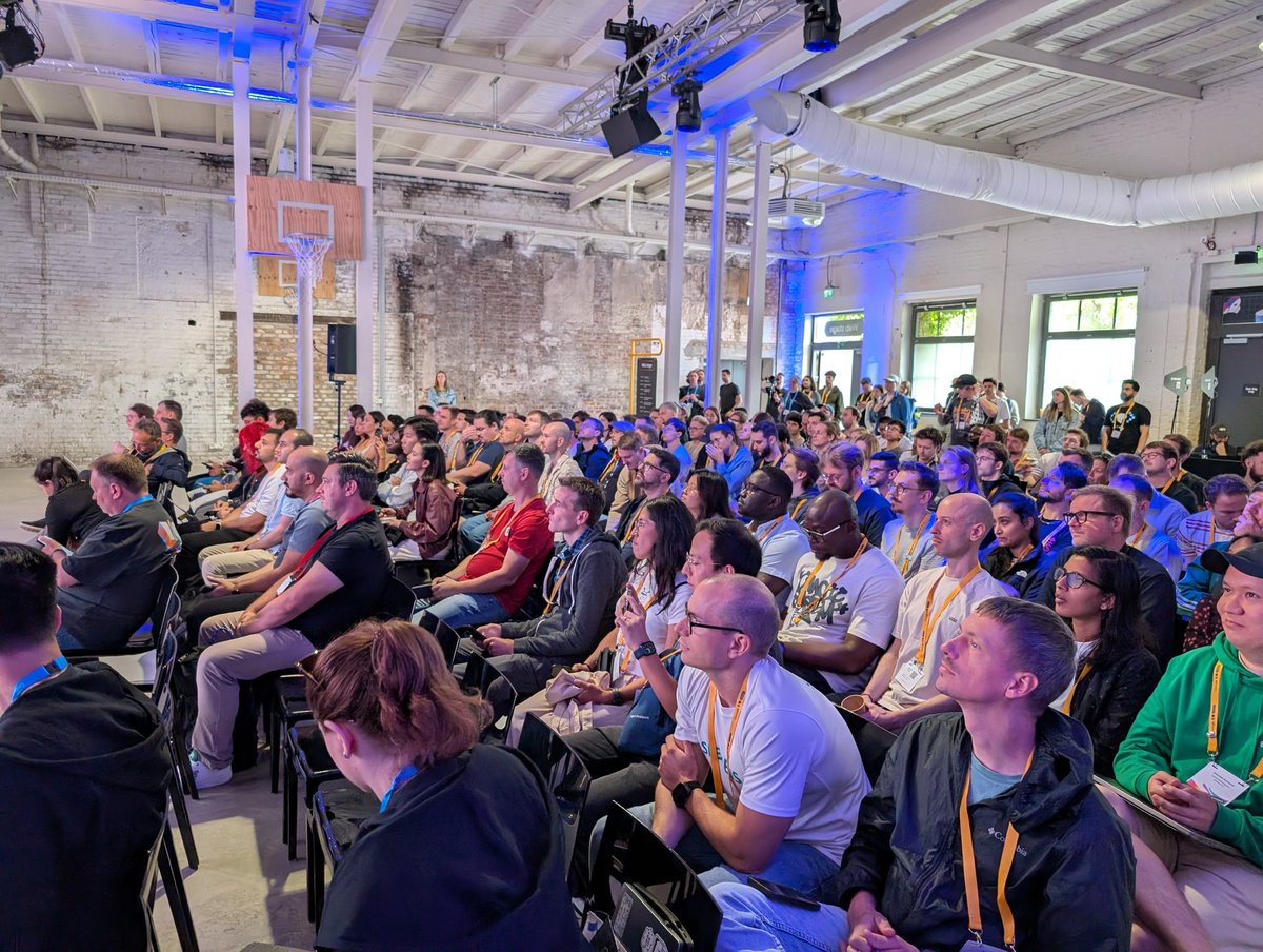 jason_mayes's tweet image. Had a wonderful time with my Chromies at #IOConnect #Berlin and of course meeting all of the attendees interested in #WebAI in person for some inspiring conversations - great to see your enthusiasm for the area and the future of the internet itself!
#GoogleIOConnect @googledevs…