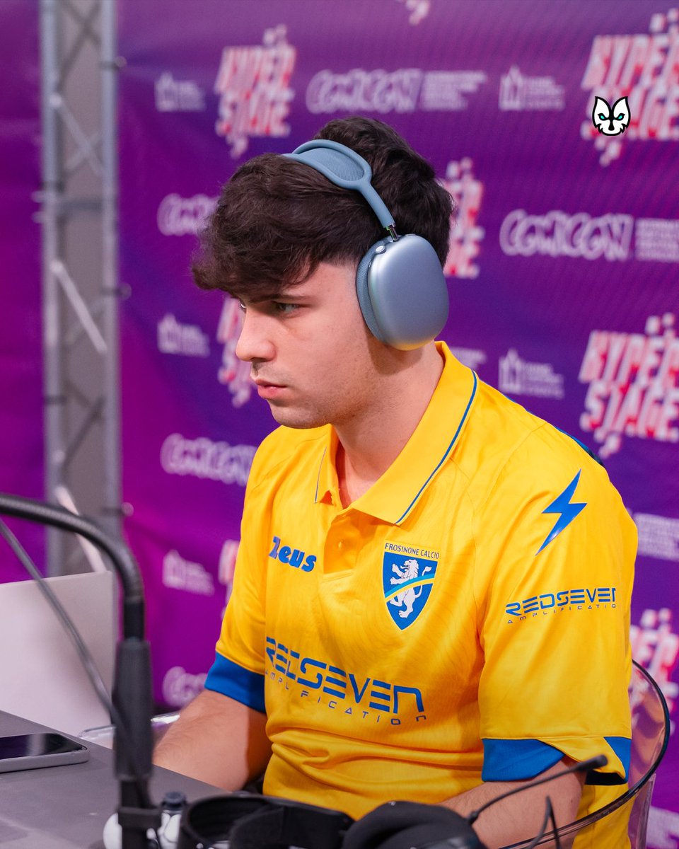 huskies_esports's tweet photo. 🔥COMICON BERGAMO RECAP🔥

A weekend of adrenaline &amp; esports!
@ut7_cerux &amp; @ClaudioSalvato repped @Frosinone1928  in #BeSports, while @Ch3wbecc4 , @Kyubey_val &amp; @jyoya17 competed in the #Valorant tourney.

Thanks to @king___esport for giving us space to grow!

#GoHuskies💙🐺 https://t.co/TNec4Qjz21