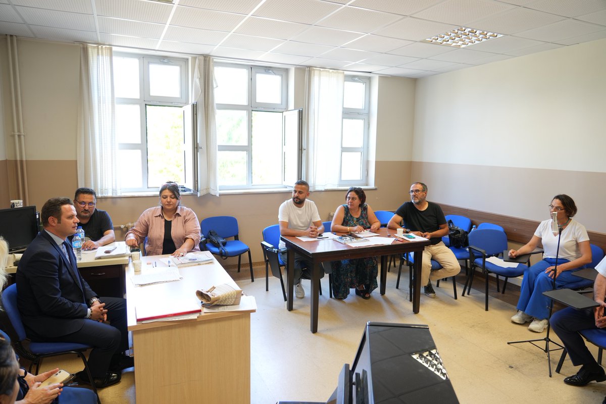 Müzik Ortaokulu Yetenek Sınavları Gerçekleştiriliyor 🎼

Millî Eğitim Müdürümüz Emre ÇAY, sınava girecek öğrencilerimizin ve her daim desteklerini hissettiğimiz kıymetli velilerimizin heyecanına ortak oldu.

Alanında uzman müzik öğretmenlerimiz eşliğinde yürütülen sınavlarda,