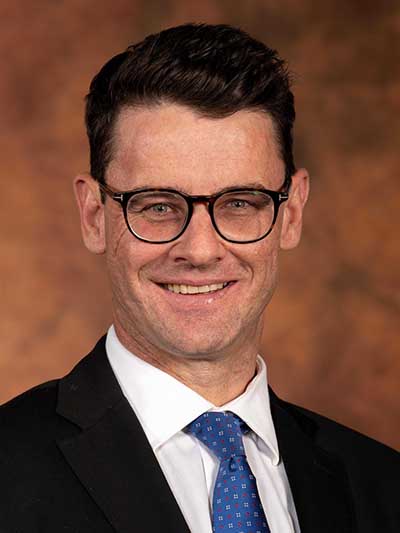 This is Andrew Whitfield of <a href="/Our_DA/">Democratic Alliance</a> He was the Minister of Trade and Industry he was removed by Ramaphosa for asking questions about the dodgy deal of Lotto Parks Tau rewarded Paul Mashatile family 

REMEMBER THIS HERO 👏👏