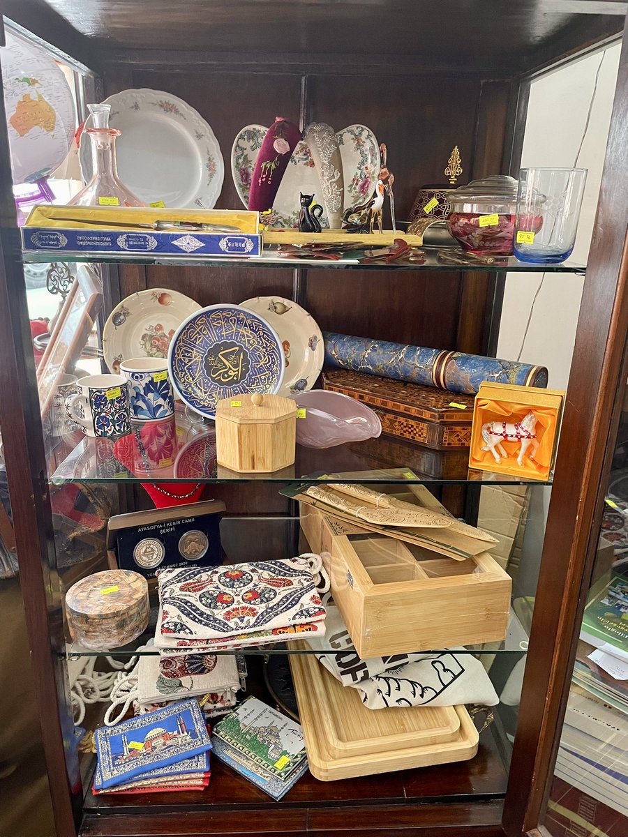 Kariye Kitap/Hediye’nin iç mekanından çeşitli görüntüler