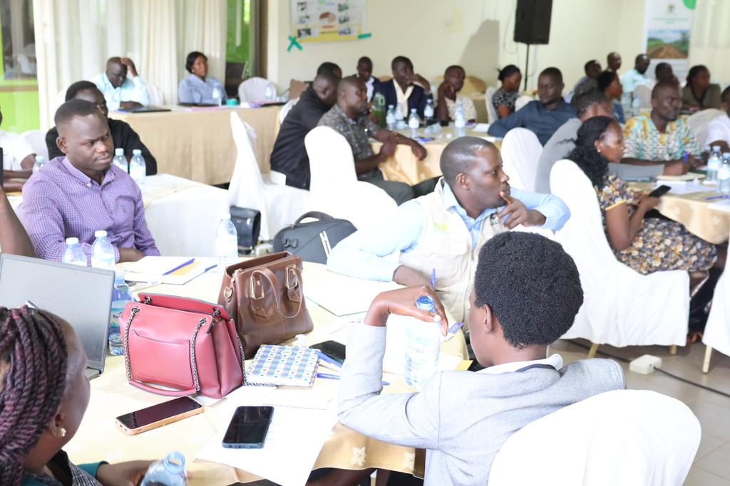 NOSP_UG's tweet image. ongoing orientation for private service providers under @NOSP_UG  to support existing government extension structures to deliver dedicated extension services to oilseed farmers in 81 districts across 9 Subregions.
#NOSP #AgricultureUG 
@MAAIF_Uganda 
@FrankTumwebazek @PS_MAAIF