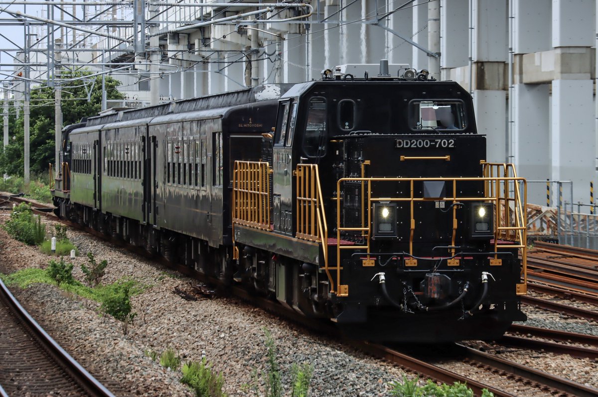 6/22(日)
回9347レ
DD200-702＋50系3B＋DE10-1207