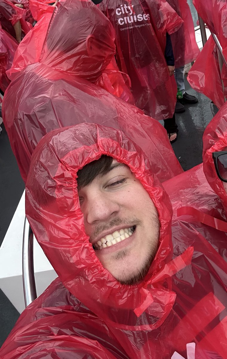 Stckmanninja's tweet photo. @WholesomeMeme That’s crazy I literally went last week for the first time! https://t.co/5kWf7KX1lr