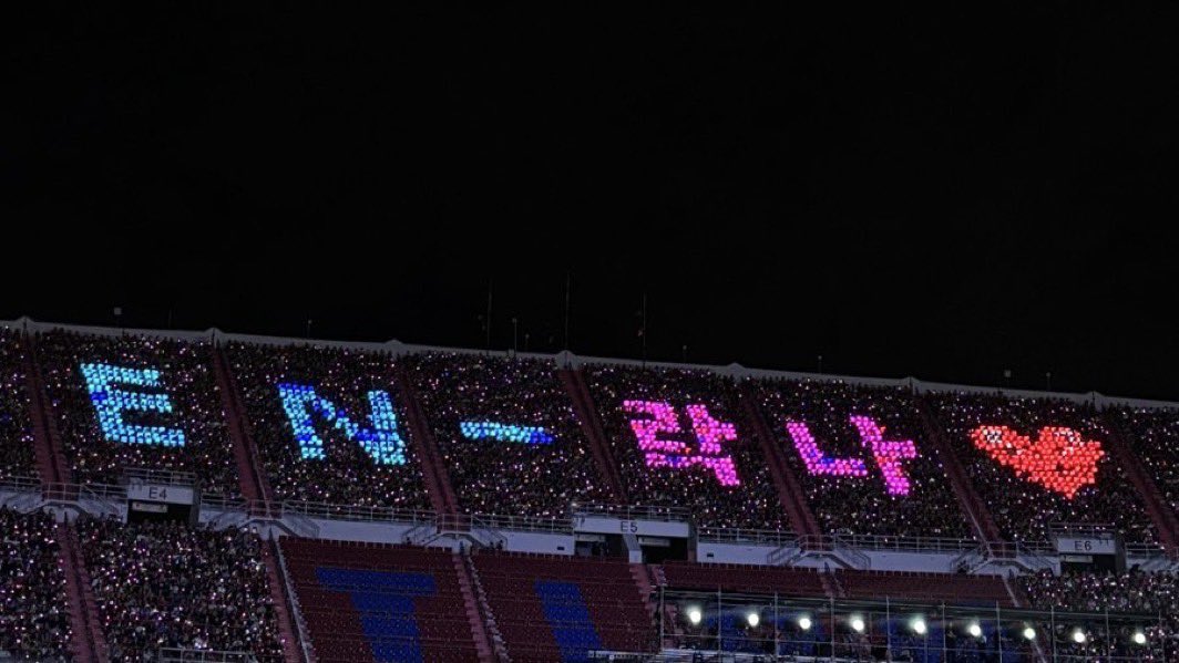 AMLightBox's tweet image. ขอบคุณแฟนคลับ ENHYPEN ที่ไว้ใจเลือกใช้กล่องไฟของทางร้านนะคะ ขอบคุณเจ้าของภาพด้วยค่ะ 😊🙏🏻 | 21.06.2025 #WALKTHELINE_IN_BANGKOK
#ReviewAMLightBox