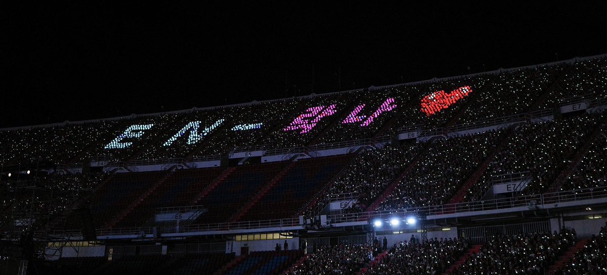 AMLightBox's tweet image. ขอบคุณแฟนคลับ ENHYPEN ที่ไว้ใจเลือกใช้กล่องไฟของทางร้านนะคะ ขอบคุณเจ้าของภาพด้วยค่ะ 😊🙏🏻 | 21.06.2025 #WALKTHELINE_IN_BANGKOK
#ReviewAMLightBox