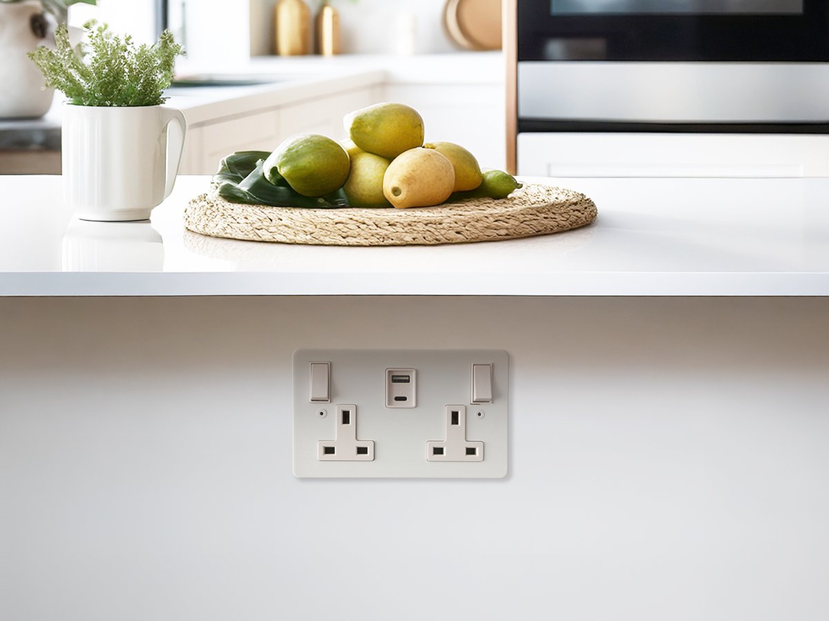 FocusSB's tweet image. Opting for a matt white finish on Focus SB faceplates brings a sleek and modern touch to any interior. Its understated elegance ensures a clean look, making it an ideal choice for those seeking simplicity without compromising quality. 

@MadeinBritainGB #MIBHour #MattWhite