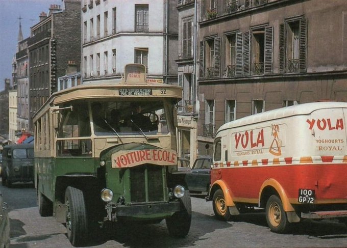 ThierryTout's tweet image. PARIS EN 1964 🇫🇷
Un bus auto-école de la RATP remonte la rue de Ménilmontant, dans le 20ème arrondissement.
Une autre époque, une autre France...🧐