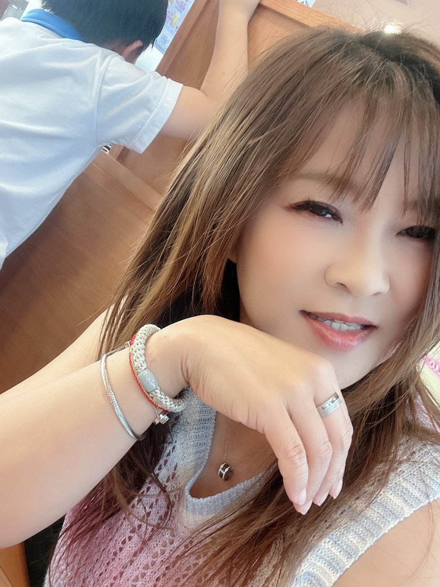 くら寿司 吃起來～～

整個爽翻！！！

明天真的開始認真減肥😂