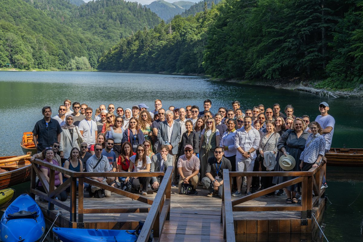 UNDP_Montenegro's tweet image. Day 3️⃣ of #YoungDiplomatsME focused on the impact of #AI, digital diplomacy, hybrid threats & #ClimateAction.
🌿 The day concluded at Biogradska Gora National Park with discussions on #ClimateAdaptation, environmental protection & a tour of the lake.
@MFA_MNE @YD_Montenegro