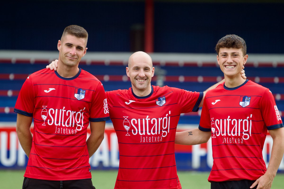 🆕✨ 𝐆𝐮𝐬𝐭𝐚𝐭𝐳𝐞𝐧 𝐳𝐚𝐢𝐳𝐮 𝐀𝐮𝐫𝐫𝐞𝐫𝐚𝐤𝐨 𝐤𝐚𝐦𝐢𝐬𝐞𝐭𝐚 𝐛𝐞𝐫𝐫𝐢𝐚?

Ondarroako Intersport dendan daude salgai, eta bestela, gure online dendan:
🔗ekipate.es/aurrera/

#AurreraBeti 🔴🔵