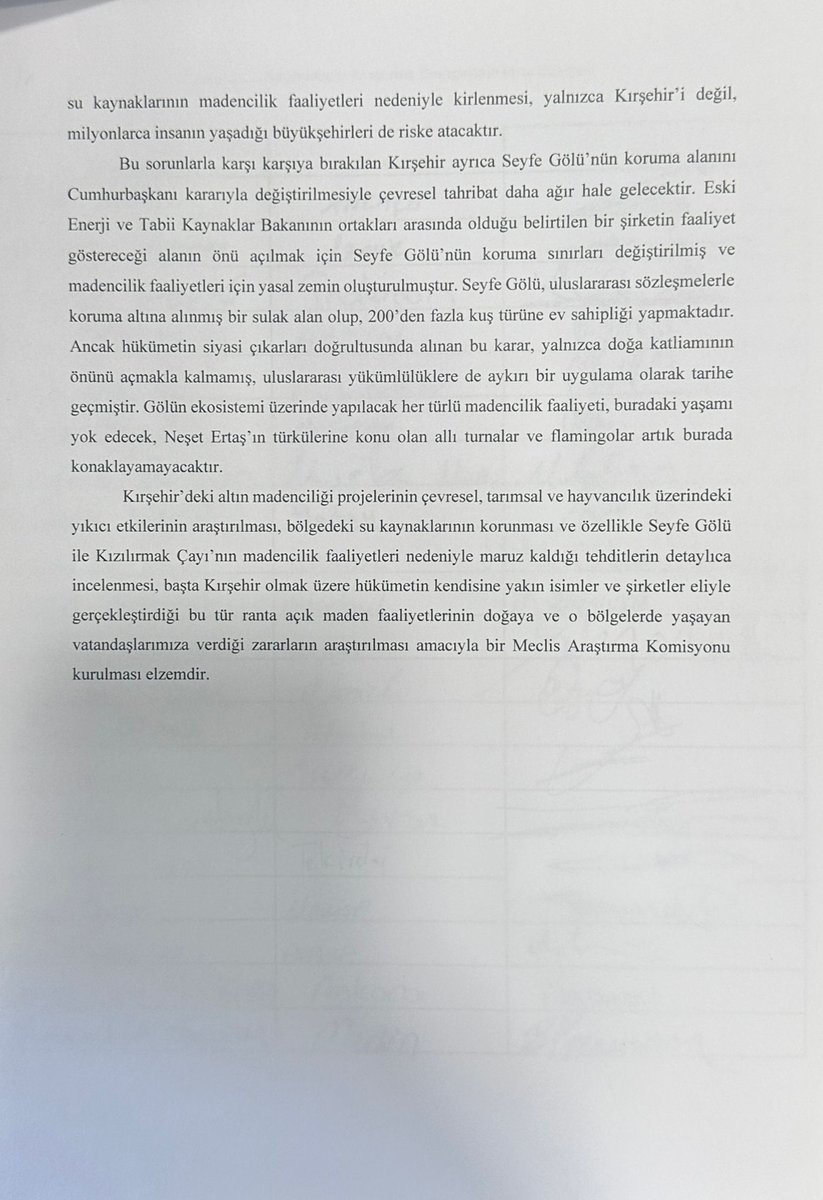 İYİ PARTİ'DEN TBMM'DE KIRŞEHİR MADEN SAHALARI İÇİN MECLİS ARAŞTIRMA ÖNERGESİ
Kırşehir'de son dönemde hız kazanan madencilik faaliyetleri, özellikle tarım, hayvancılık ve su kaynakları üzerinde geri dönüşü mümkün olmayan büyük çevresel ve ekonomik tehditler oluşturmaktadır.