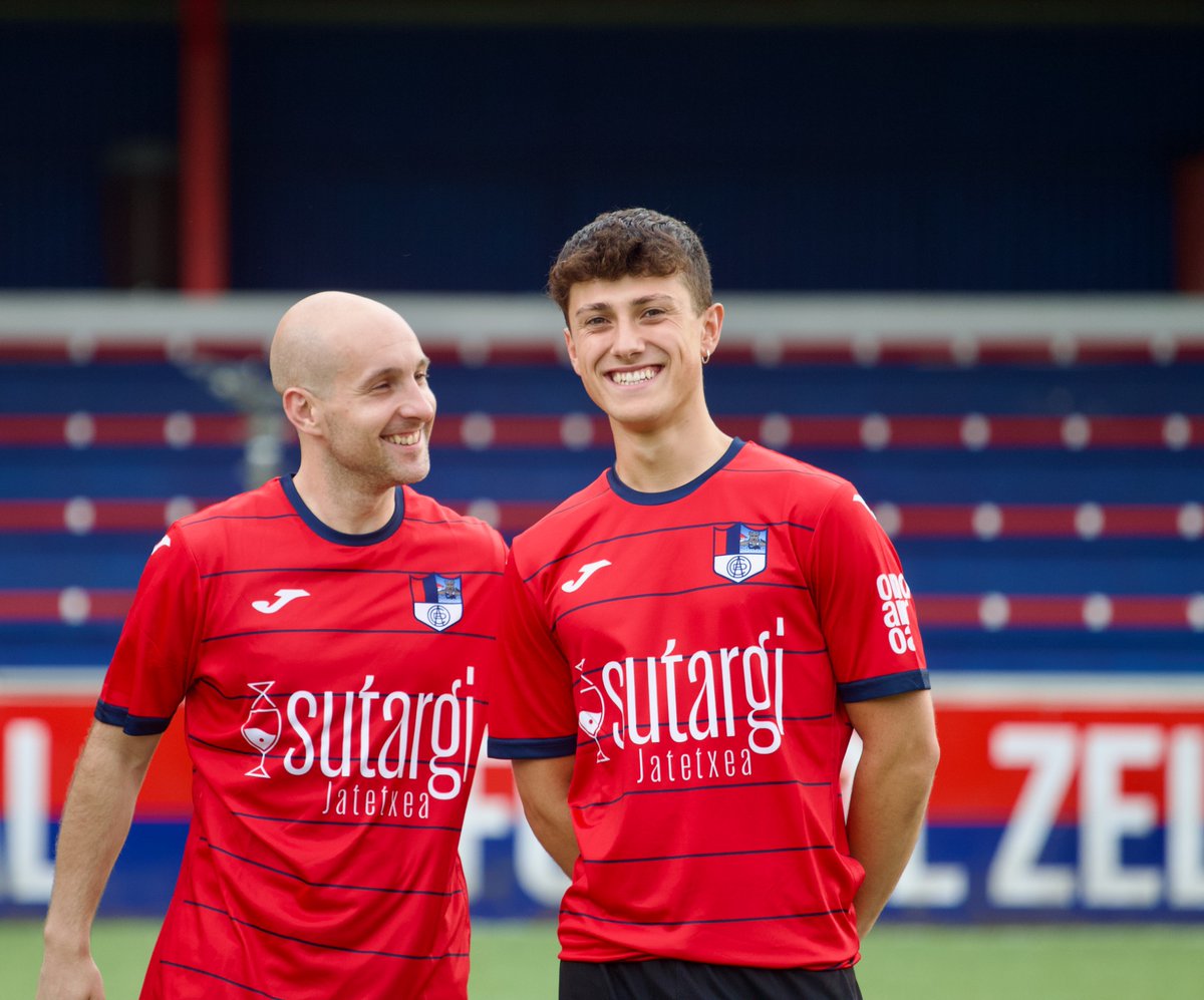 🆕✨ 𝐆𝐮𝐬𝐭𝐚𝐭𝐳𝐞𝐧 𝐳𝐚𝐢𝐳𝐮 𝐀𝐮𝐫𝐫𝐞𝐫𝐚𝐤𝐨 𝐤𝐚𝐦𝐢𝐬𝐞𝐭𝐚 𝐛𝐞𝐫𝐫𝐢𝐚?

Ondarroako Intersport dendan daude salgai, eta bestela, gure online dendan:
🔗ekipate.es/aurrera/

#AurreraBeti 🔴🔵