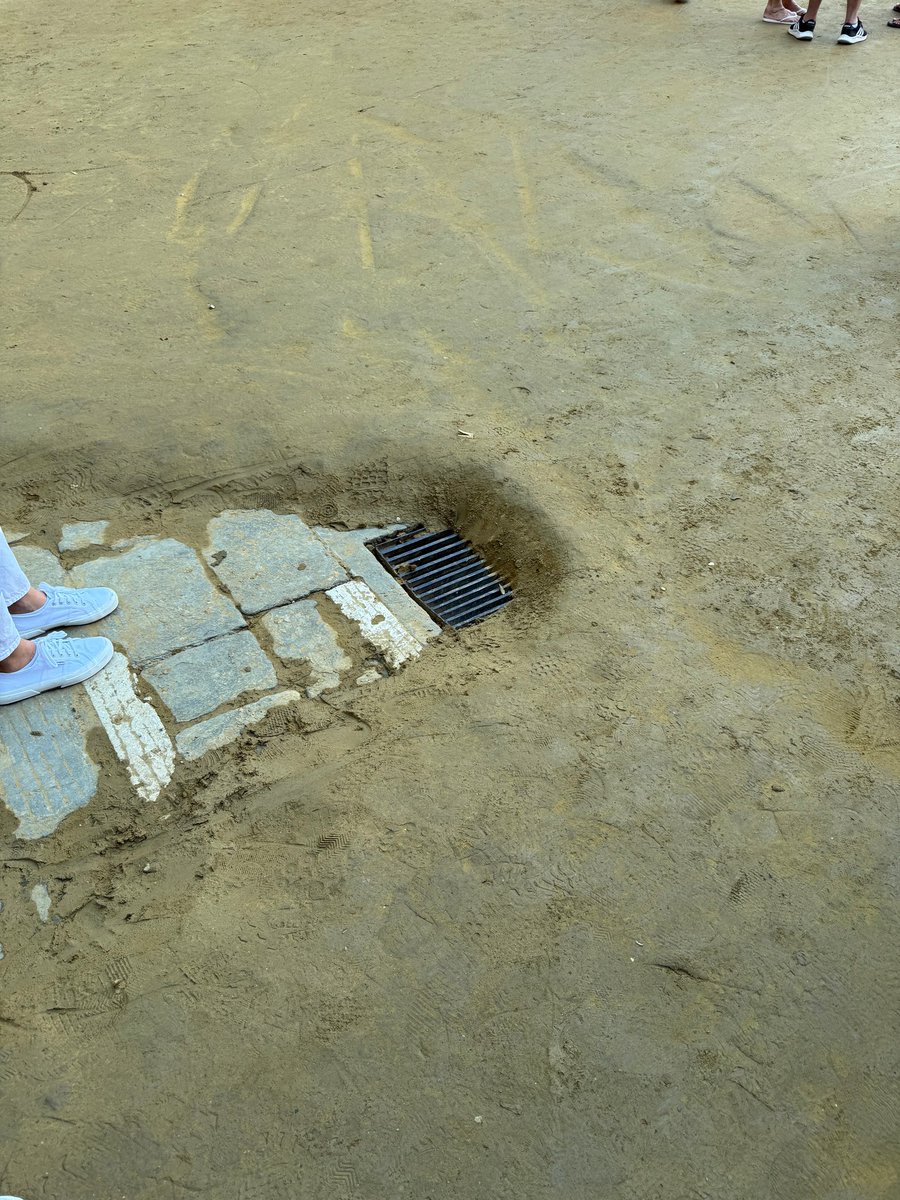 2TallTom's tweet image. The sand has returned. #ILCampo #Siena.

The course is ready.
The jockeys anticipating.
The race is coming.

#haiku #travel #cruise #rivercruise  #ABD #Disney  #DCL #follow #Azamara #AmaWaterways #VirginVoyages
linktr.ee/2talltom