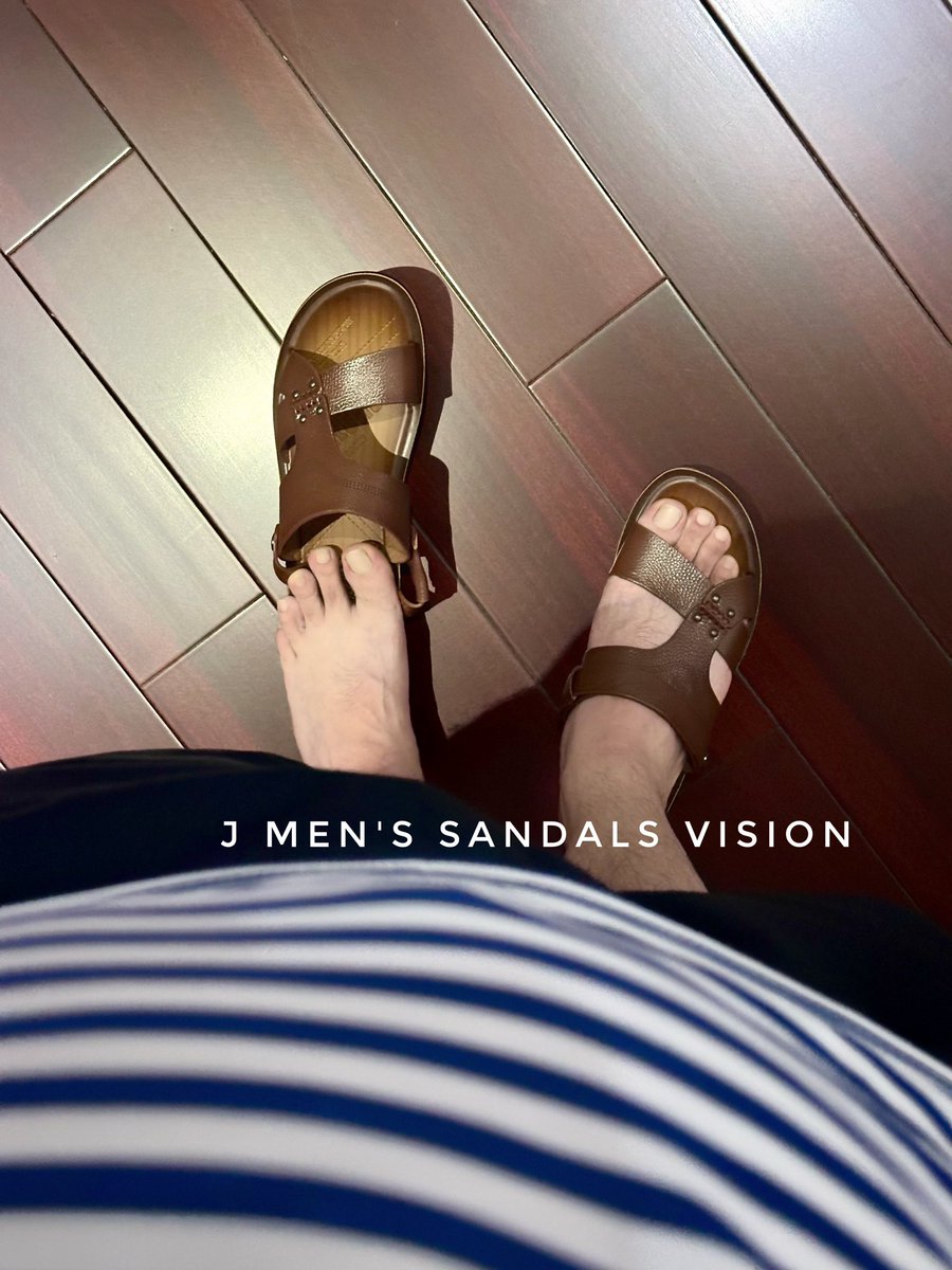JMenssandals's tweet photo. 晚上出门勾引人  来舔 https://t.co/CHq0tAKS1f