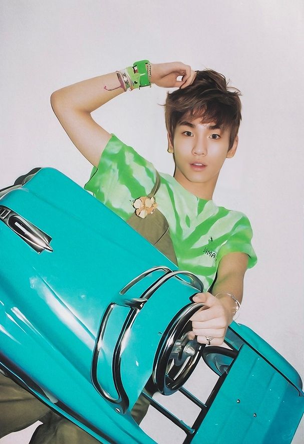 shineetbt's tweet photo. [2009] ROMEO Photobook Scans 

#SHINee #샤이니 #Key #키 https://t.co/dFQG2Mngi2