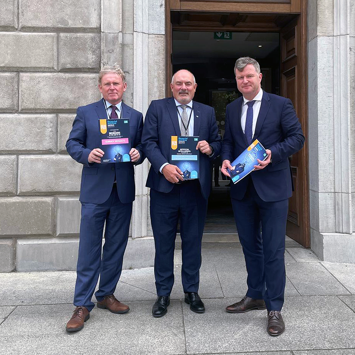 Briefing <a href="/malcolmbyrne/">Malcolm Byrne 🇮🇪 🇪🇺 🇺🇦</a> TD, Chair of the Joint Oireachtas Committee on AI on our research into the possible effects of AI in the financial services sector.

Read the full report: fsunion.org/latest/account…

Better Work, Better Life, BETTER WITH THE FSU
#AI #JobSecurity #FSU