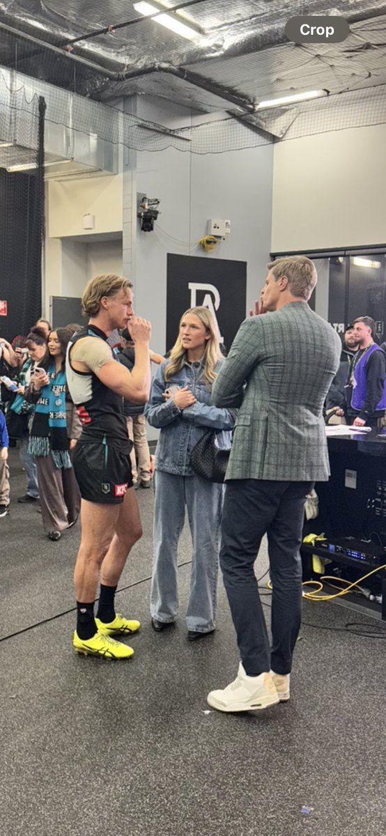 Nick Riewoldt selling the Saints pitch to Miles Bergman after his outstanding game v the Blues? #AFLPowerBlues