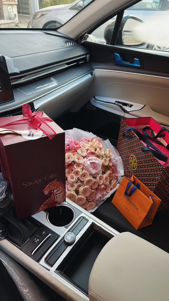 Dr_RHF_'s tweet photo. 𝐼𝑡'𝑠 𝑚𝑦 𝑏𝑖𝑟𝑡ℎ𝑑𝑎𝑦
كل عامٍ وأنا أزهر رغم كل الفصول 🎂♥️. . https://t.co/QAykglpSoj