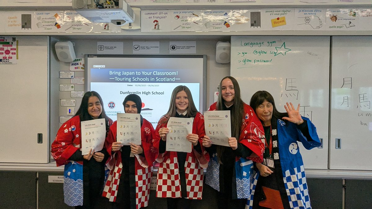 DHSFifeModLangs 🇫🇷🇩🇪🇪🇸🇮🇹 (@dhsfifemodlangs) on Twitter photo We thoroughly enjoyed hosting guest teachers from <a href="/jpflondon/">Japan Foundation UK</a> and the University of Edinburgh who came to our Department to teach groups of our new S2s some Japanese. 🇯🇵🗾 We thoroughly enjoyed hosting guest teachers from <a href="/jpflondon/">Japan Foundation UK</a> and the University of Edinburgh who came to our Department to teach groups of our new S2s some Japanese. 🇯🇵🗾