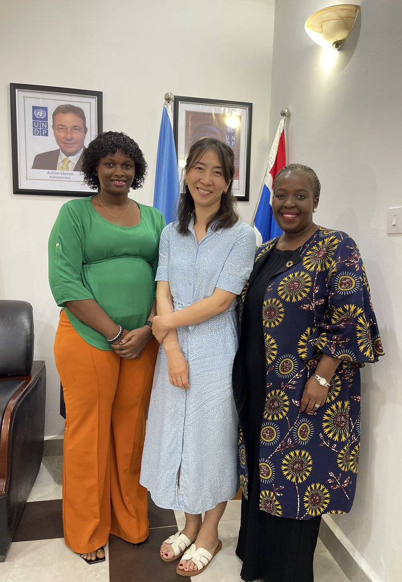 UNDP_TheGambia's tweet photo. Pleased to welcome the Partnership Development Specialist from @UNV_Tokyo, Asako Sakurai. Insightful engagement w/our Resident Representative &amp; @UNDP @UNVolunteers in The #Gambia. Strengthening partnerships to scale volunteer impact &amp; sustainable development

#PartnershipForGoals https://t.co/MdMRfqefjm