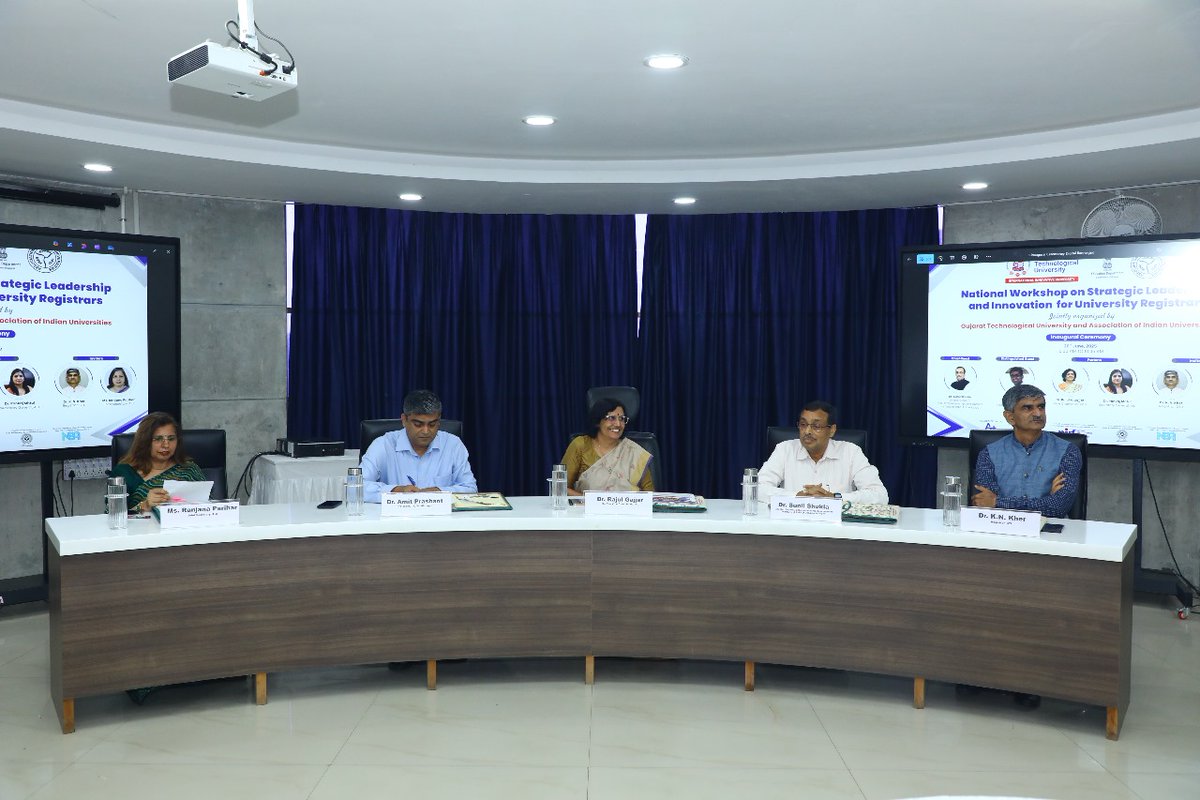 Director General Office of EDII tweet media