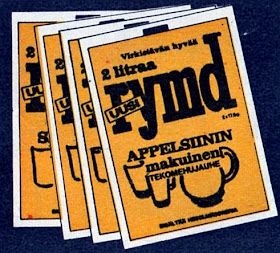 ApacheQQ's tweet photo. Mihinkäs nämä on hävinneet. Pussista peräti 2l appelsiinimehua. Kesät oli huolettomia, kun sai rymdia #rymd #mehut #nostalgia https://t.co/UIZUNxHHHk