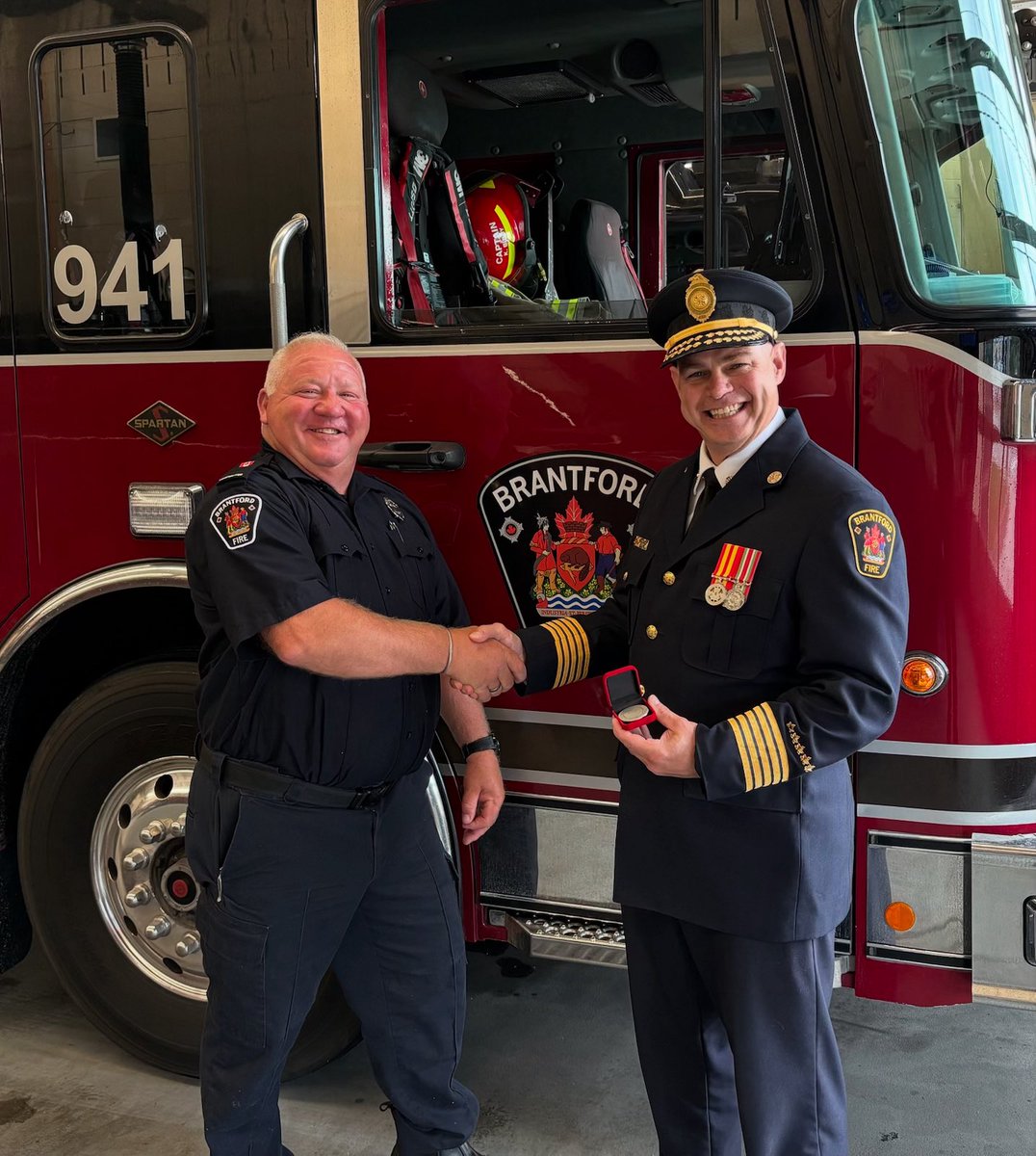 Congratulations to Firefighter Bob Botosh on 20 years of service with the Brantford Fire Department!

We thank you for your continued service and dedication to the Brantford community.