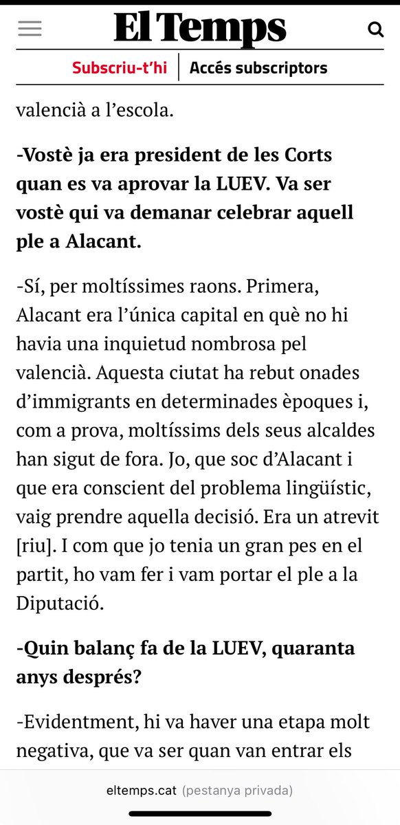 La Llei d’Ús i Ensenyament del Valencià es va aprovar a Alacant amb un president de les Corts Valencianes, Antoni García Miralles  d’Alacant per recordar que calia  evitar la desaparició de la llengua històrica de la ciutat per les onades migratòries i la repressió franquista.
