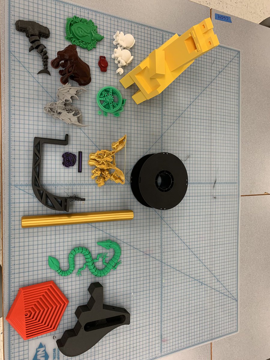 TechRoomFun's tweet image. First batch of prints for the Summer in The Arts students. Not bad for one day:).
@PrintedSolid @prusament @HATCHBOX3D #Jessiefilament @LCPSFarmwell #SummerInTheArts