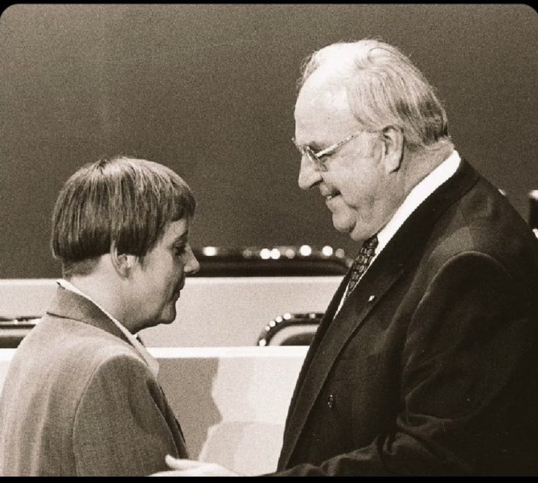 rebew_lexa's tweet photo. Einer der größten Fehler in der deutschen Geschichte! https://t.co/lMBtqjLQR5