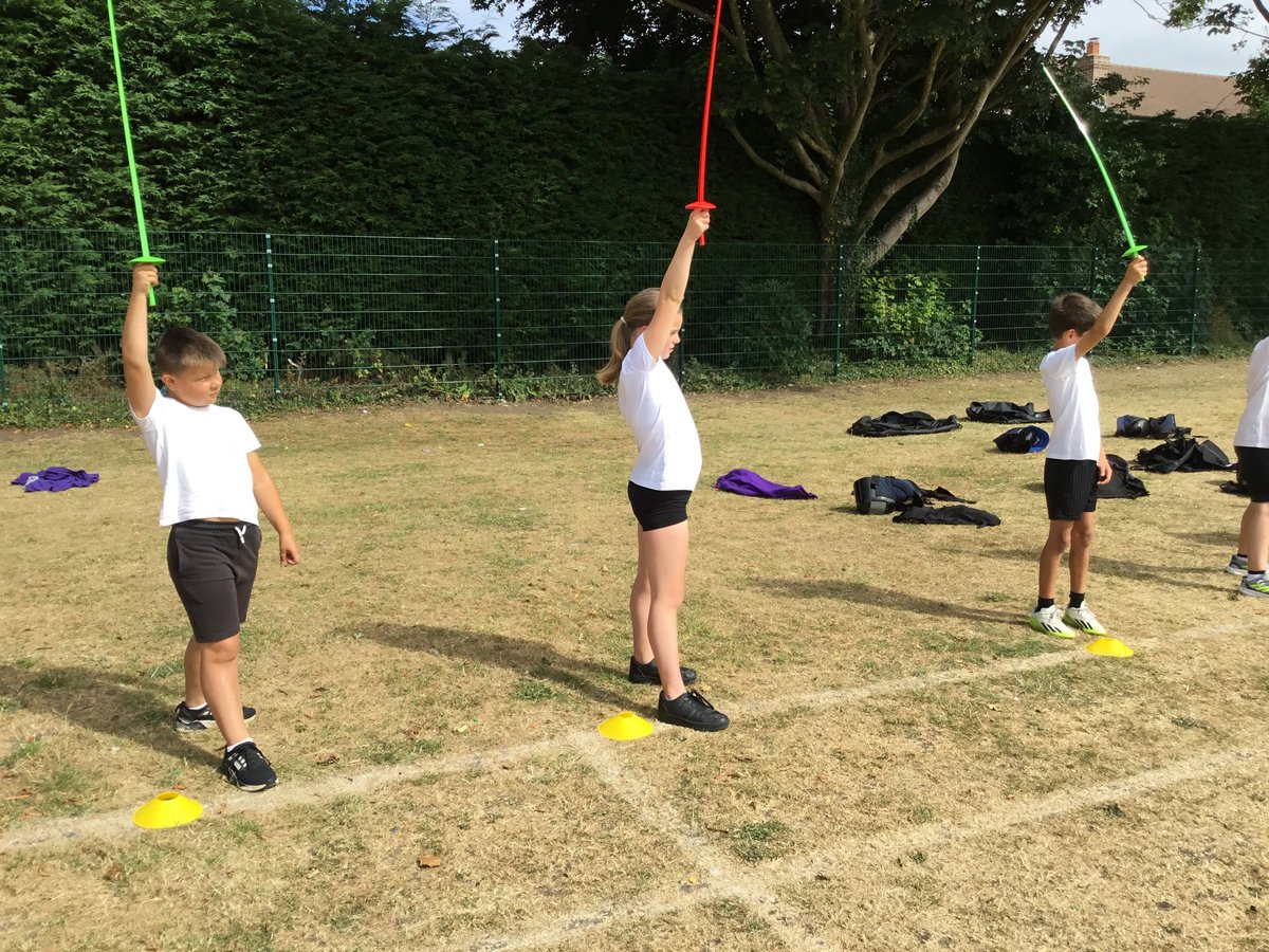 Year 4 tried out a new sport today. They made the most of this fantastic opportunity! #experiencesforall 🙌