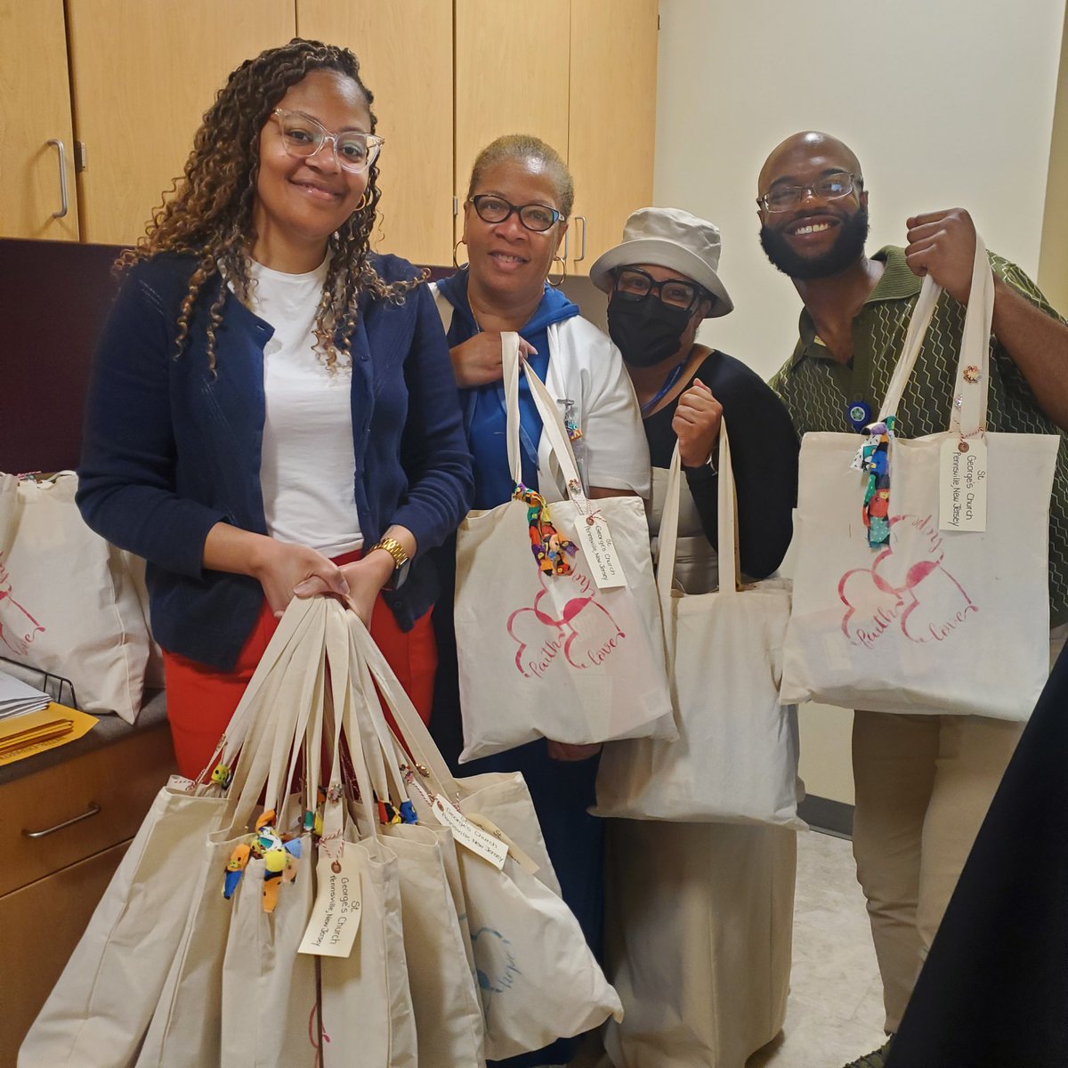 Thank you to Circle of Friends for stopping by the Cancer Center recently to drop off “caring bags.”  Patients will receive a tote bag filled with words of encouragement, activities, and more! We’re grateful for St. George's Episcopal Church's support.
