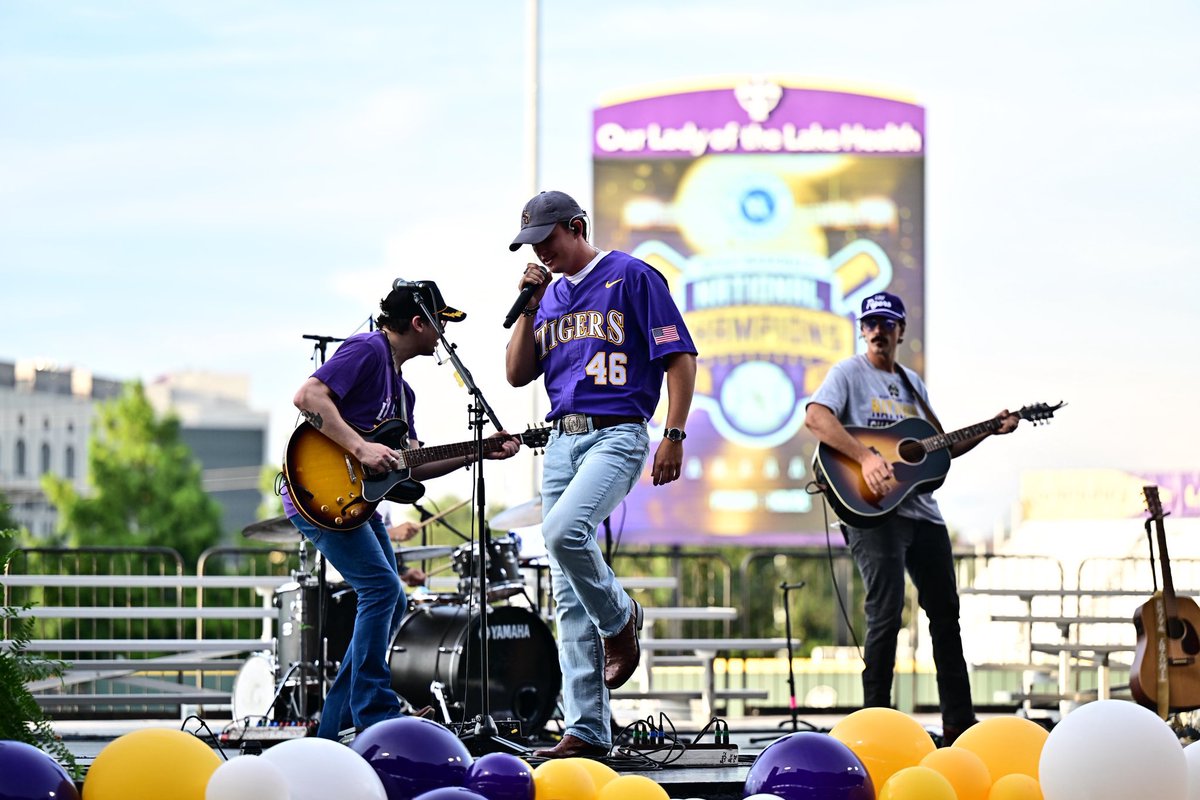 SECbaseball's tweet image. Some great shots from last night’s championship celebration at Alex Box.
I’m in love with the giant trophy, this should be a staple for every CWS winner moving forward.