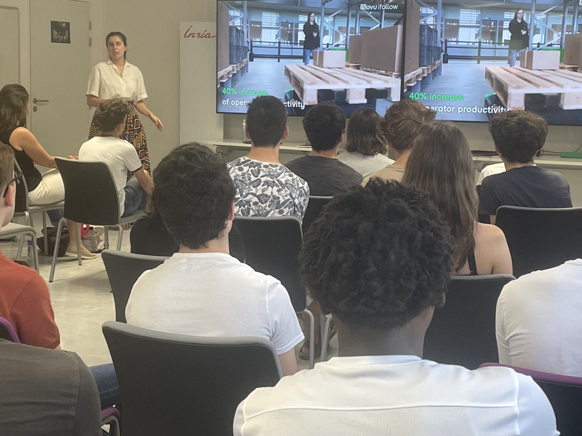 Inria_lyon's tweet image. 🚀🧠 🤖Frugalité des LLM, astrocytes et robotique au menu d'un après-midi avec 38 lycéens au centre Inria de Lyon !
Un beau moment d'échange grâce à des intervenants aux parcours inspirants et surtout à des lycéens très curieux et motivés ;)