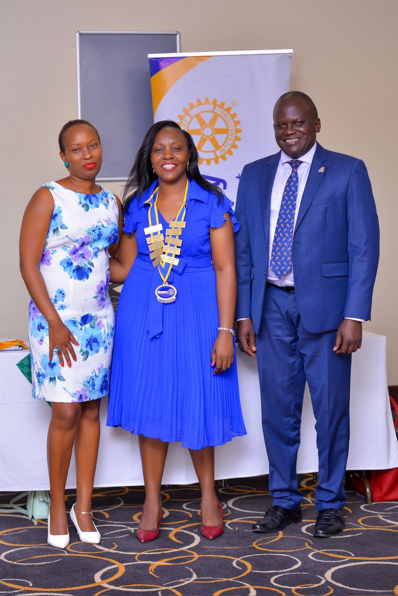 RotaryAcaciasu1's tweet image. Great Fellowship moments.President @Jessicazziwa handing over the Chain to President Elect Ann.
@rotaryd9213