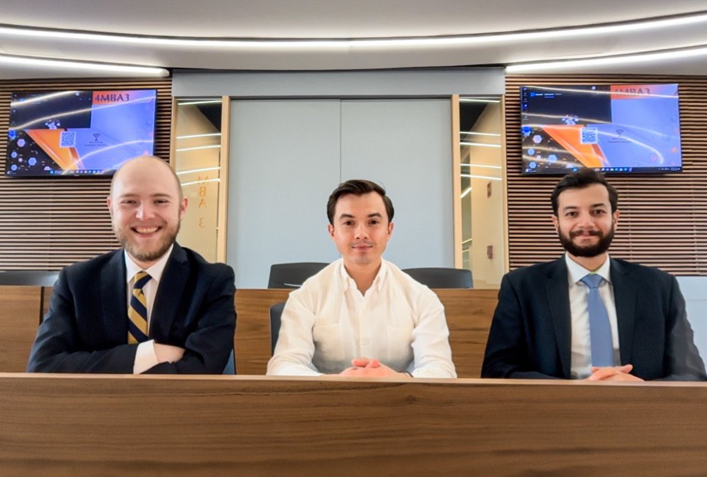 Finalizan evaluaciones orales de mis alumnos de maestría, acompañado de un sínodo conformado por grandes amigos y profesionistas 📚⚖️.