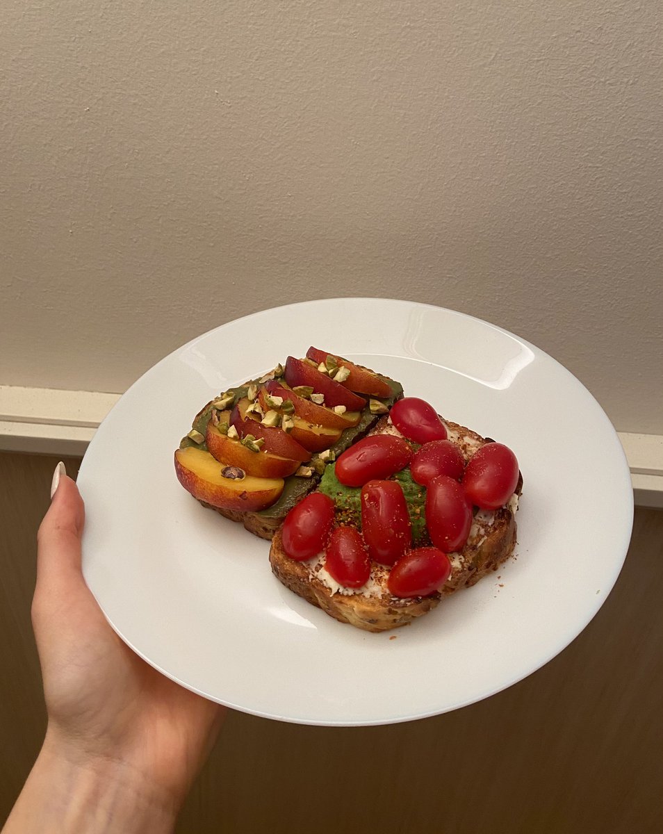 konhrt's tweet image. You can tell summer has officially started for me just from looking at the colours in my plates