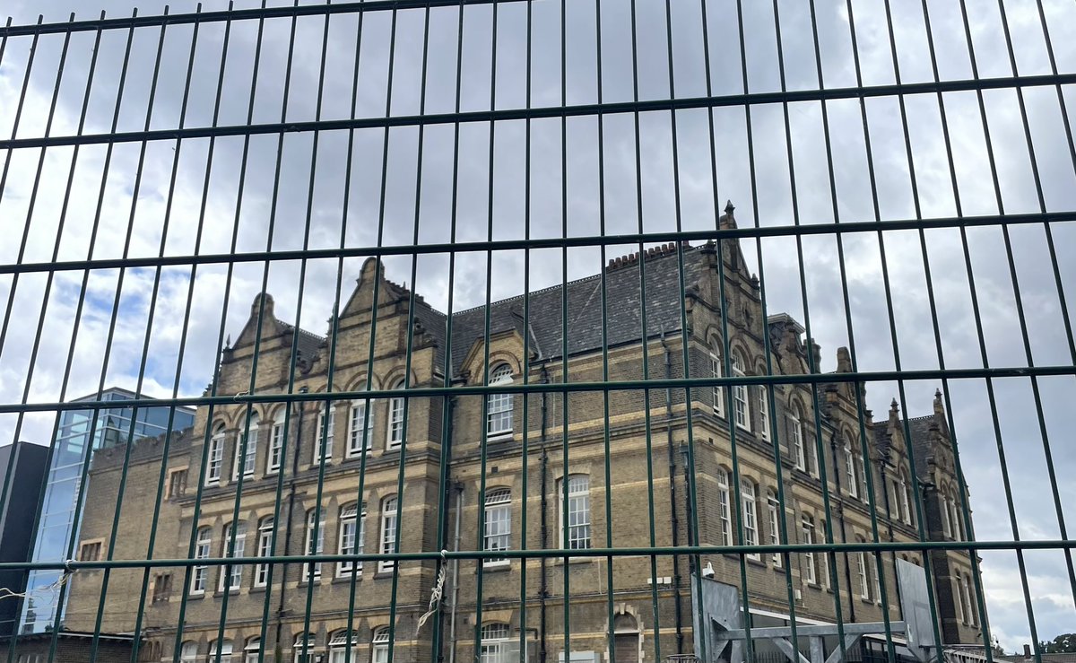 Today the Leigh Day Asbestos team are visiting some the sites which forged the history of #asbestos litigation.

Clients who attended North Street School near the Cape Asbestos factory described kicking up dust like snow in the playground. 

#CapeMustPay