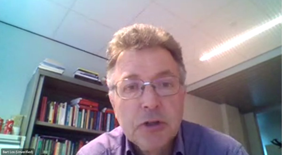 ProjectWeLaR's tweet image. 📊At the WeLaR Foresight Webinar, @_BartLos (@univgroningen) presents quantitative scenario analysis for a world economy dominated by Global Value Chains. He shows how transformations - tech change, globalisation, and demographic shifts - might impact global markets.