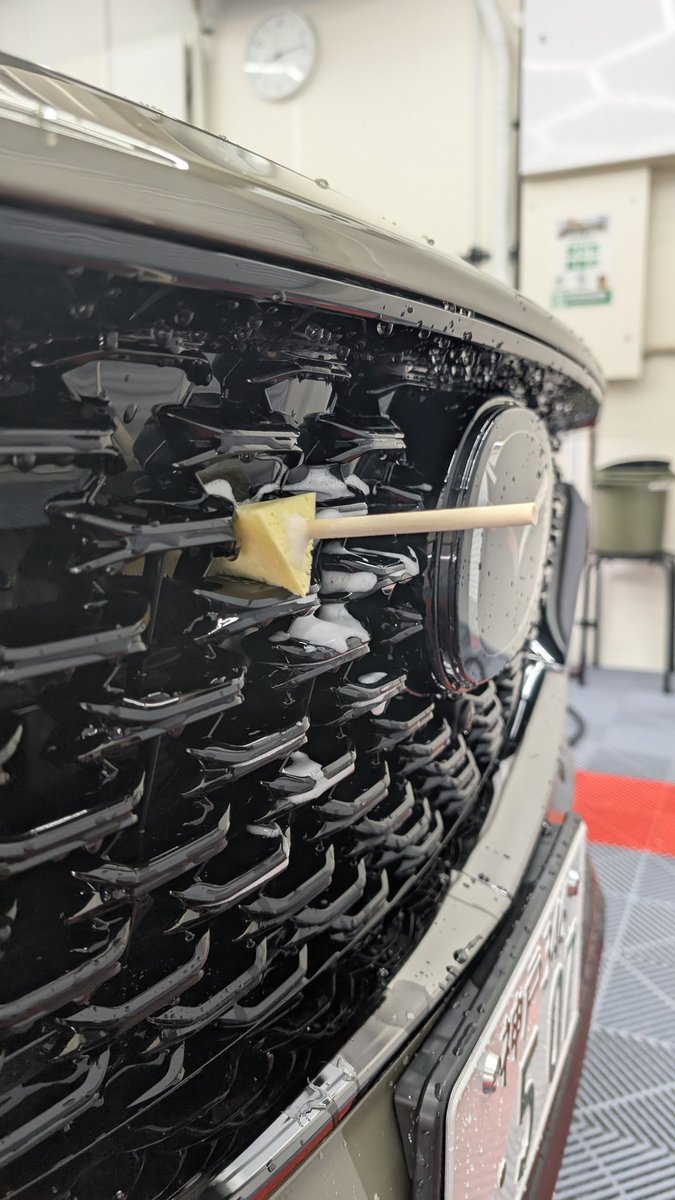 NM_5963's tweet photo. わたしの車には三角と楕円が
めちゃくちゃ合います︎︎👍
スポンジも柔らかめでエネルゴで
スケール除去しても変色など無く
耐ケミもありそう😊
しかも安い‼️
#細部洗浄
#DetailCraft(ディテールクラフト) https://t.co/eqEO7XVWqi