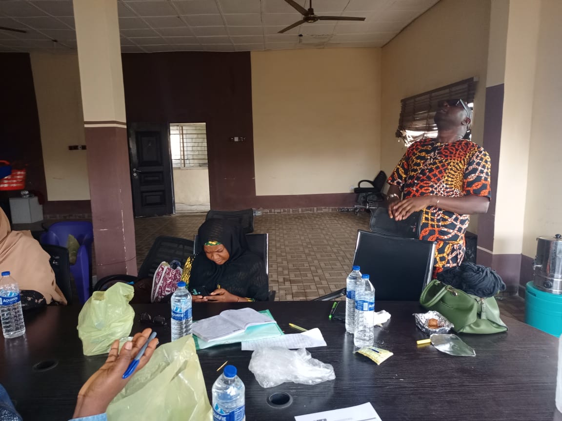 Brainstorming session with Devcoms Trainer, Mr Mayowa Adeniran representing #DevCom  at the ongoing Media Roundtable on Family Planning themed: "Kwara Family Planning Progress: Sustaining Partnerships for Lasting Impact holding at Tot Hall, Kwara state Ministry of Health, Ilorin.