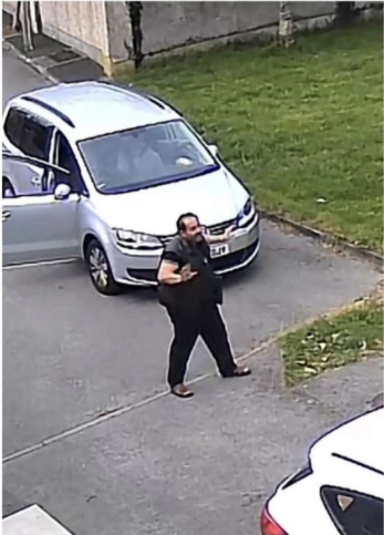 🚨Mullingar - SHARE FOR AWARENESS! 

A number of parents in the Clonmore area of Mullingar highlighted a shocking attempted child abduction yesterday afternoon. 

Three men in a people carrier pulled up to a cul-de-sac in the estate, grabbed a child and brought them to the car.