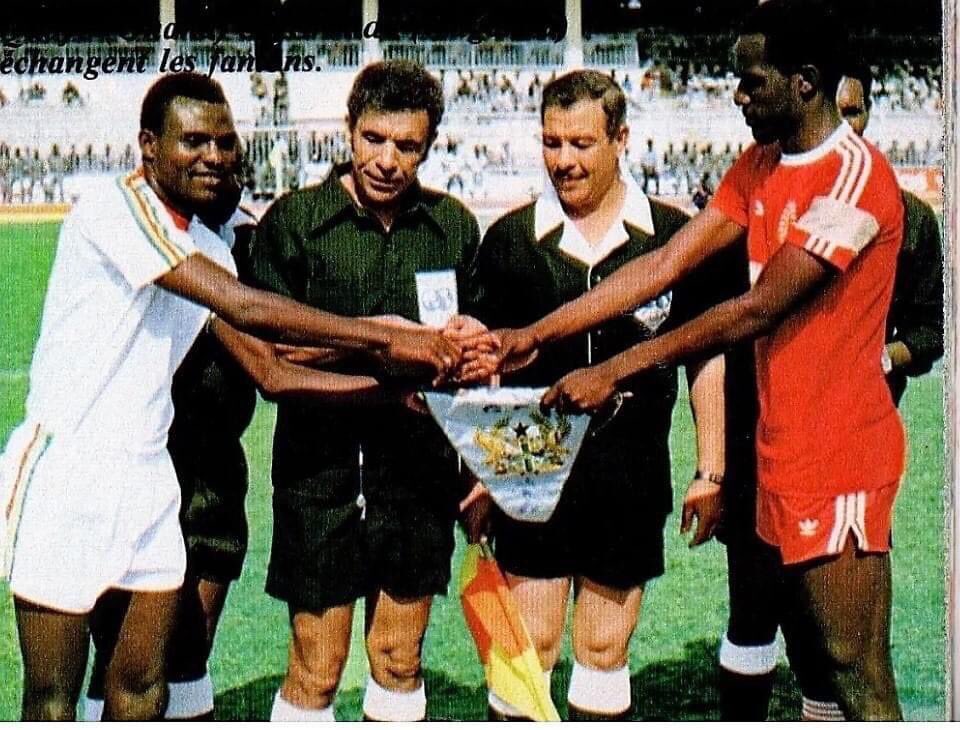 GSportsHistory's tweet photo. It’s World Handshake Day!
#WorldHandshakeDay | #Handshake https://t.co/NUJ9NtQ9ht