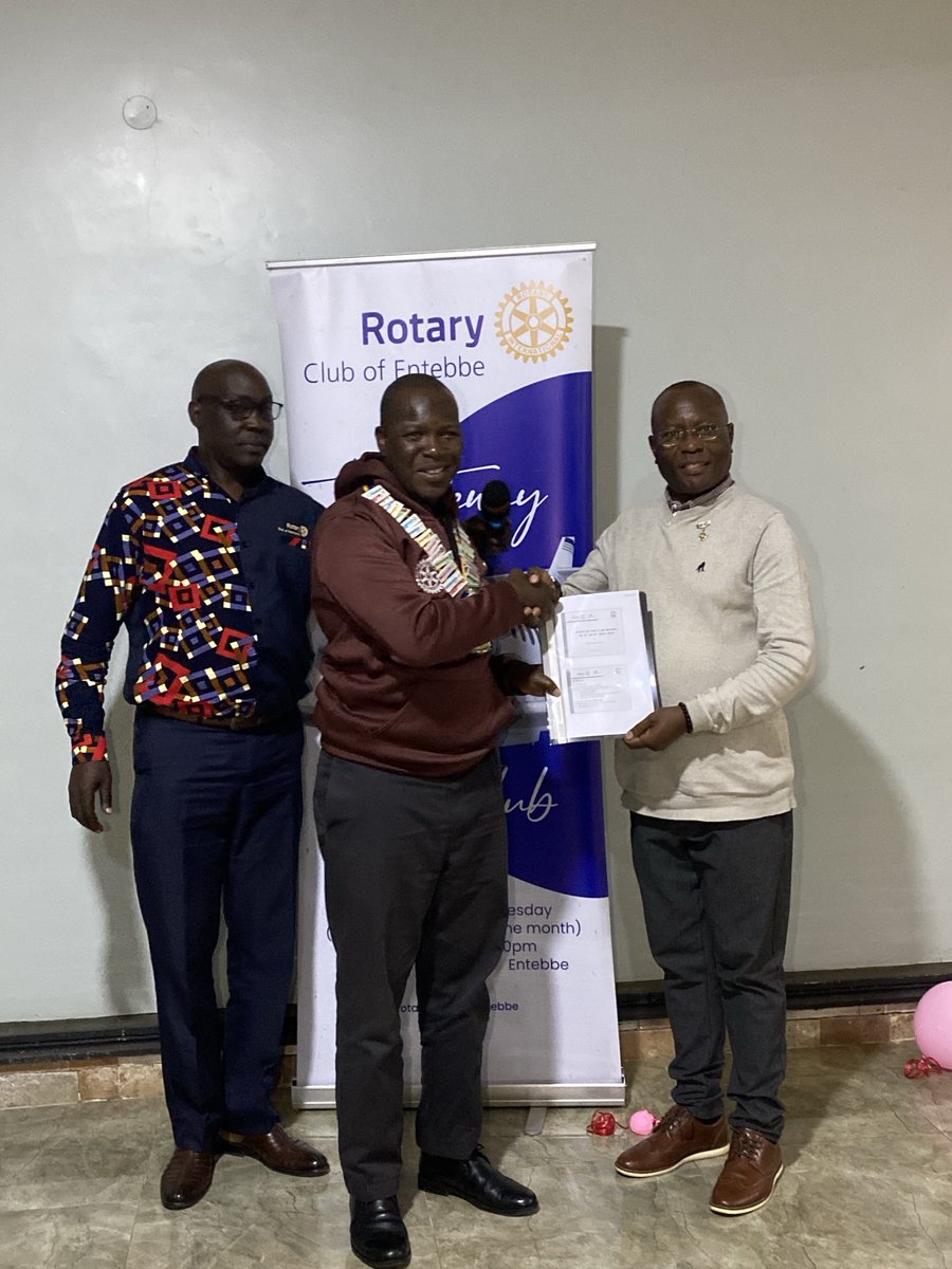 Andrew Ochan (@ochanpalouno) on Twitter photo Yesterday I officially signed out as 38th <a href="/RCEntebbe/">Rotary Club Of Entebbe (D9214)</a> President. Welcome, 39th President <a href="/AKasingye/">AIGP(Rtd) Asan Kasingye</a>!🤝 It has been a great honour to serve🙏🏿 #rcemeets Yesterday I officially signed out as 38th <a href="/RCEntebbe/">Rotary Club Of Entebbe (D9214)</a> President. Welcome, 39th President <a href="/AKasingye/">AIGP(Rtd) Asan Kasingye</a>!🤝 It has been a great honour to serve🙏🏿 #rcemeets