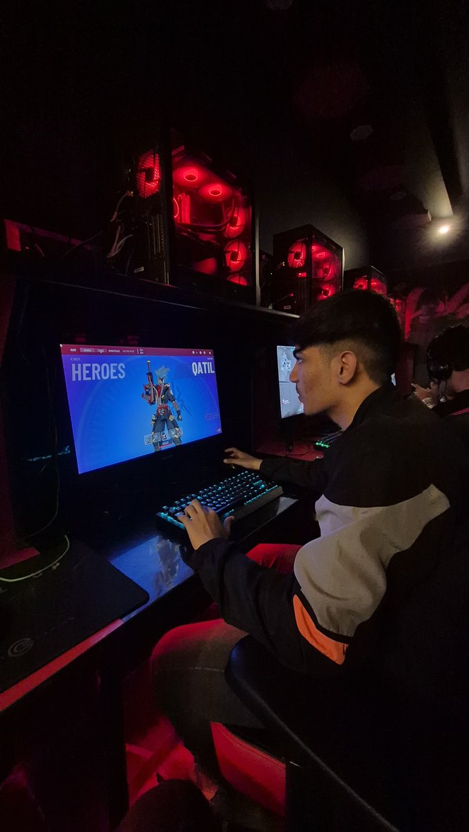 Slug790's tweet photo. Just played BloodLoop at the Avalanche Gaming Session and damn  it’s fast, intense, and chaotic in the best way possible. 🔥
The movement, gunplay, and overall vibe are insane. Definitely one to watch! 🎮 
@BloodLoopGAME @GamingOnAvax @AvaxTeam1 @siddhesh3607 https://t.co/6JDTrS3Oec