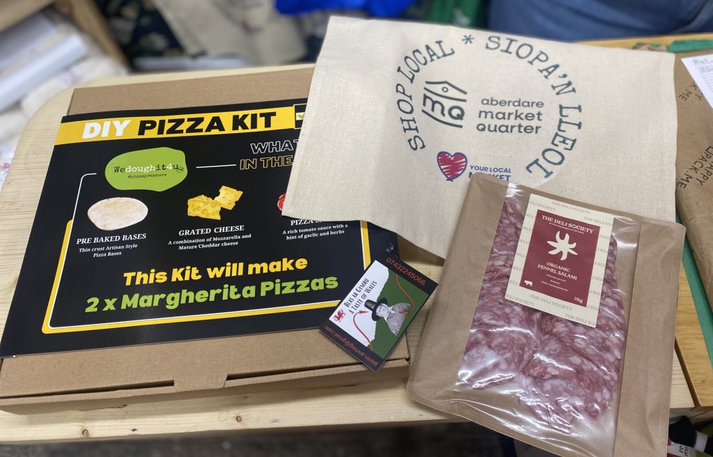 Lush deal on in Blas ar Gymru in Aberdare market! DIY pizza kit and any Deli society meat for £12.99…..All Welsh as well 🏴󠁧󠁢󠁷󠁬󠁳󠁿